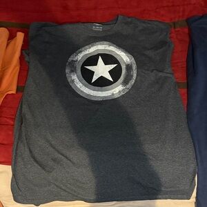 Gray Star Graphic T-Shirt